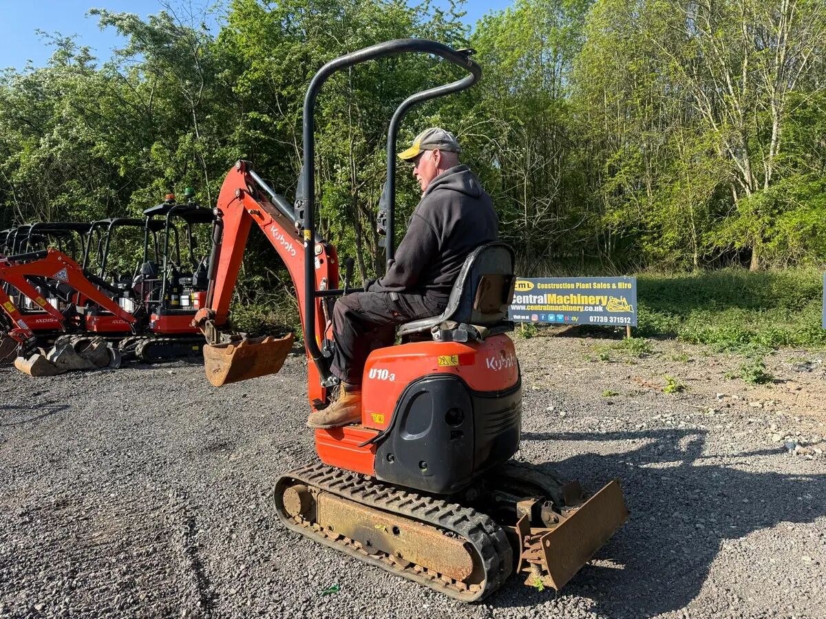 2016 Kubota U10-3 mini excavator, side view 2016 Kubota U10-3 mini excavator, side view