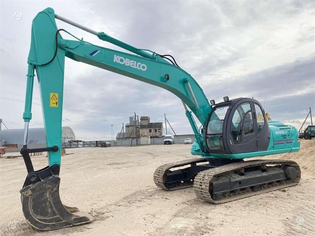 2004 Kobelco SK200LC MARK V crawler excavator, side view 2004 Kobelco SK200LC MARK V crawler excavator, side view
