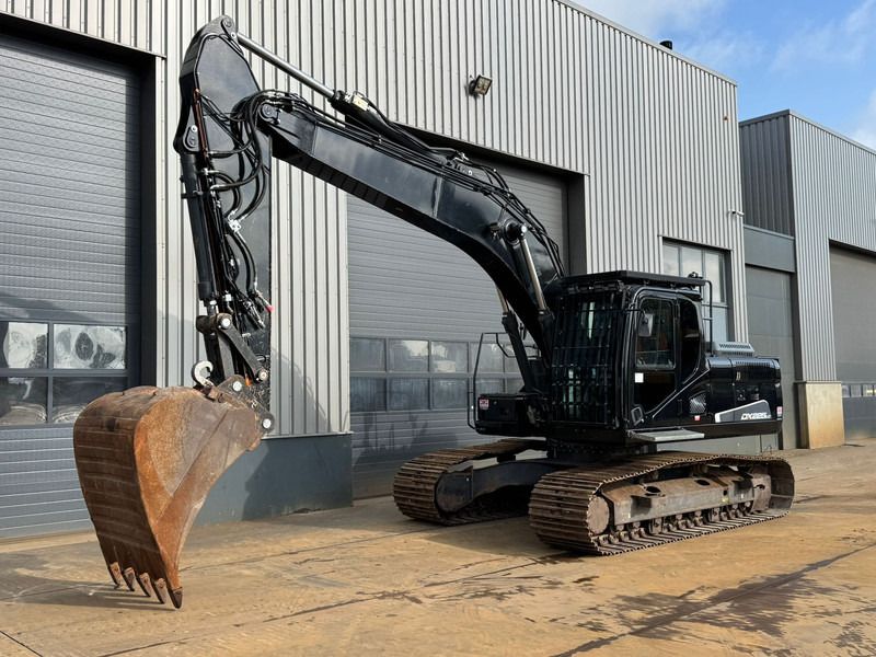 2021 Doosan DX225LC-5 crawler excavator, side profile view 2021 Doosan DX225LC-5 crawler excavator, side profile view