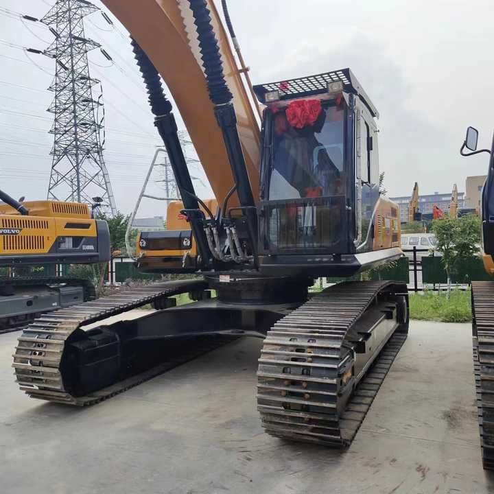 2022 Sany SY365H crawler excavator, front three-quarter view 2022 Sany SY365H crawler excavator, front three-quarter view