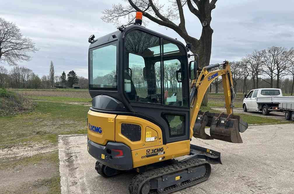 2022 XCMG XE20E mini excavator, rear three-quarter view 2022 XCMG XE20E mini excavator, rear three-quarter view