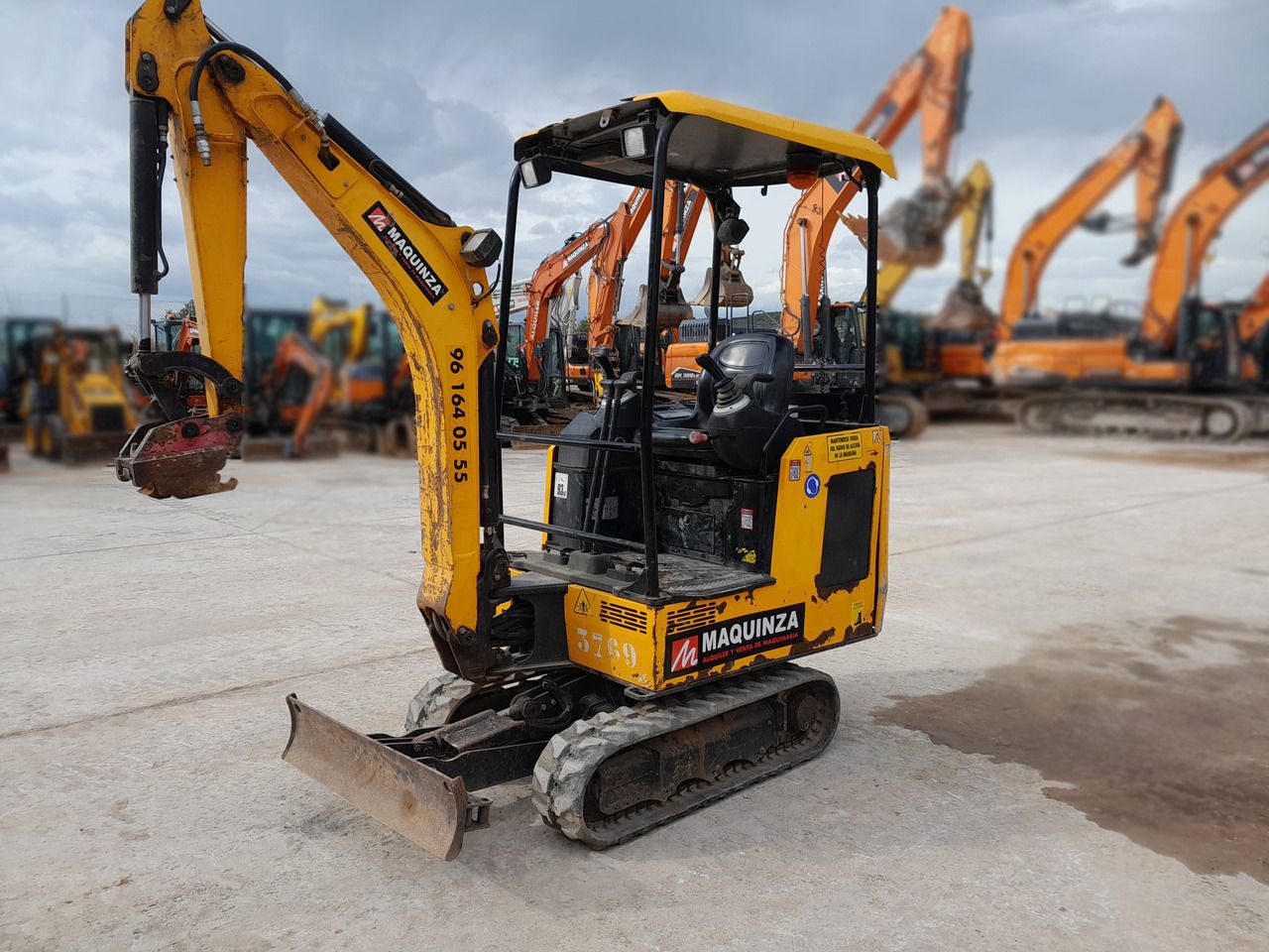 2019 JCB 15C mini excavator, side view 2019 JCB 15C mini excavator, side view