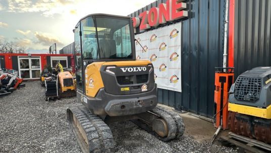 2020 Volvo ECR50D mini excavator, front three-quarter view 2020 Volvo ECR50D mini excavator, front three-quarter view