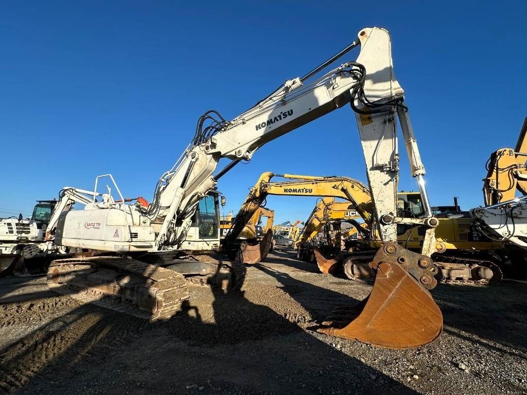 2012 Komatsu PC240NLC-8 crawler excavator, side view 2012 Komatsu PC240NLC-8 crawler excavator, side view