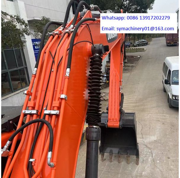 2024 Doosan DX225LC crawler excavator boom and bucket view 2024 Doosan DX225LC crawler excavator boom and bucket view