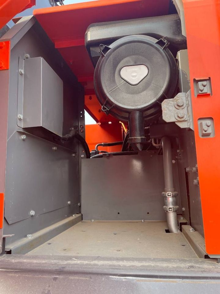 2025 Hitachi ZX240 crawler excavator engine compartment view 2025 Hitachi ZX240 crawler excavator engine compartment view