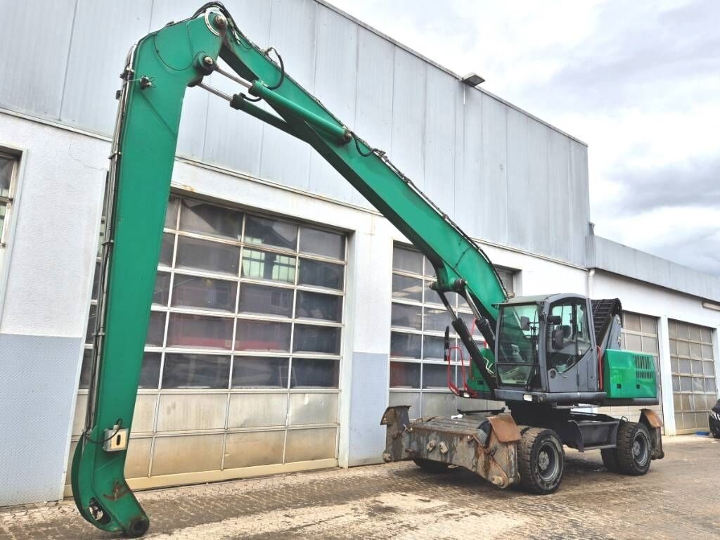 2013 Atlas 270 MH material handler, side view 2013 Atlas 270 MH material handler, side view
