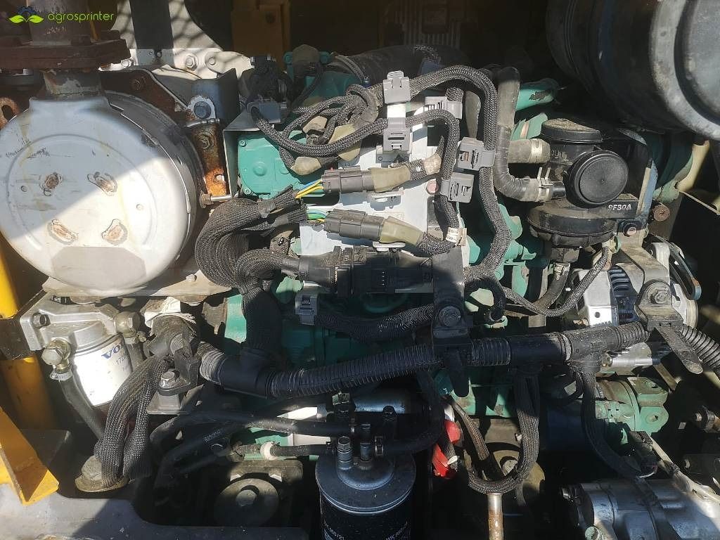 2016 Volvo ECR88D mini excavator engine bay view 2016 Volvo ECR88D mini excavator engine bay view