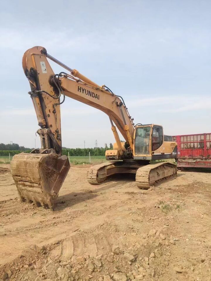 2023 Hyundai R385LC-9T crawler excavator, front three-quarter view