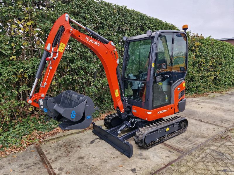 2025 Kubota KX019-4 mini excavator, side view 2025 Kubota KX019-4 mini excavator, side view
