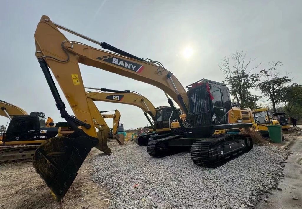 2022 Sany SY245 crawler excavator, front three-quarter view 2022 Sany SY245 crawler excavator, front three-quarter view