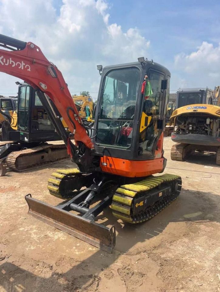 2023 Kubota U35 mini excavator, front three-quarter view 2023 Kubota U35 mini excavator, front three-quarter view