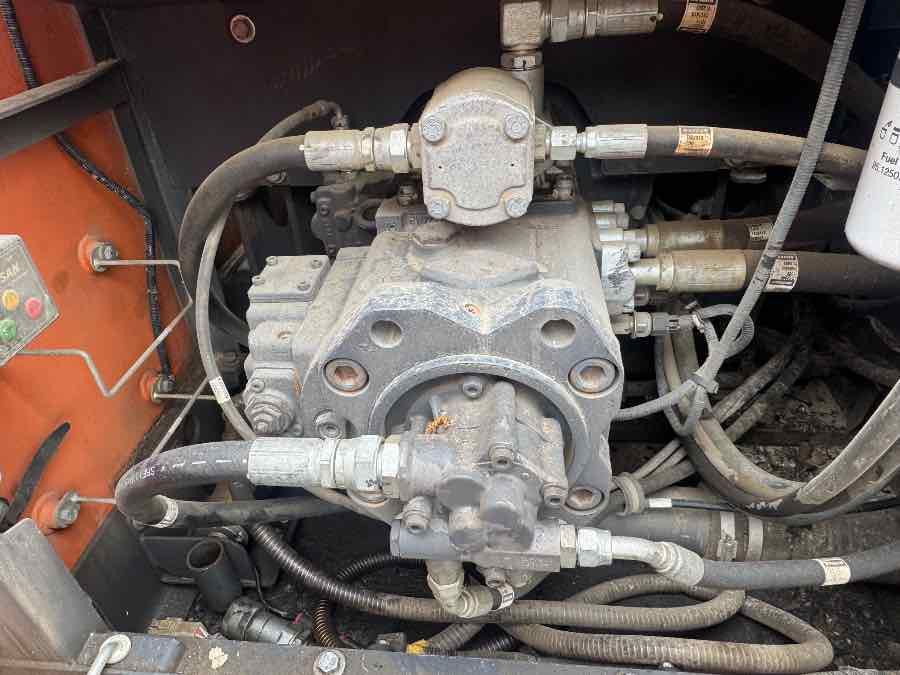 2016 Doosan DX255LC-5 crawler excavator hydraulic pump view 2016 Doosan DX255LC-5 crawler excavator hydraulic pump view