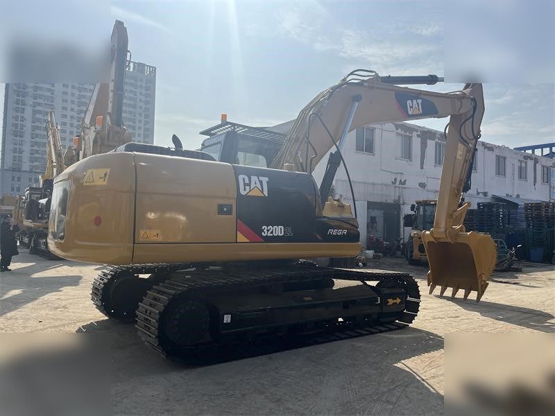 2016 Caterpillar 320D2L Raupenbagger, Seitenansicht 2016 Caterpillar 320D2L Raupenbagger, Seitenansicht