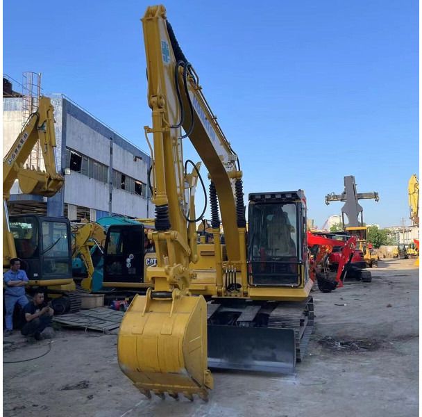 2024 Komatsu PC130 crawler excavator, front view 2024 Komatsu PC130 crawler excavator, front view