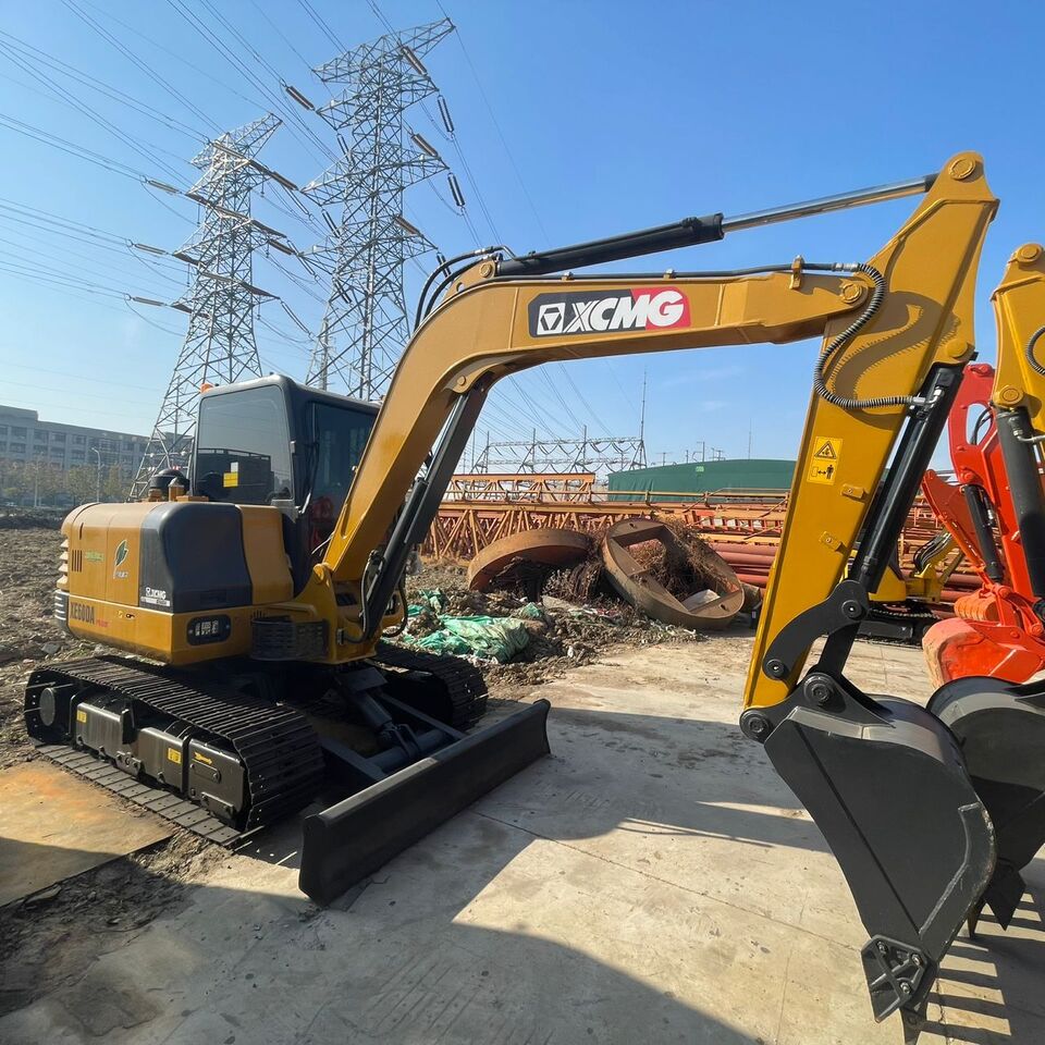 2024 XCMG XE60DA mini excavator, side view 2024 XCMG XE60DA mini excavator, side view