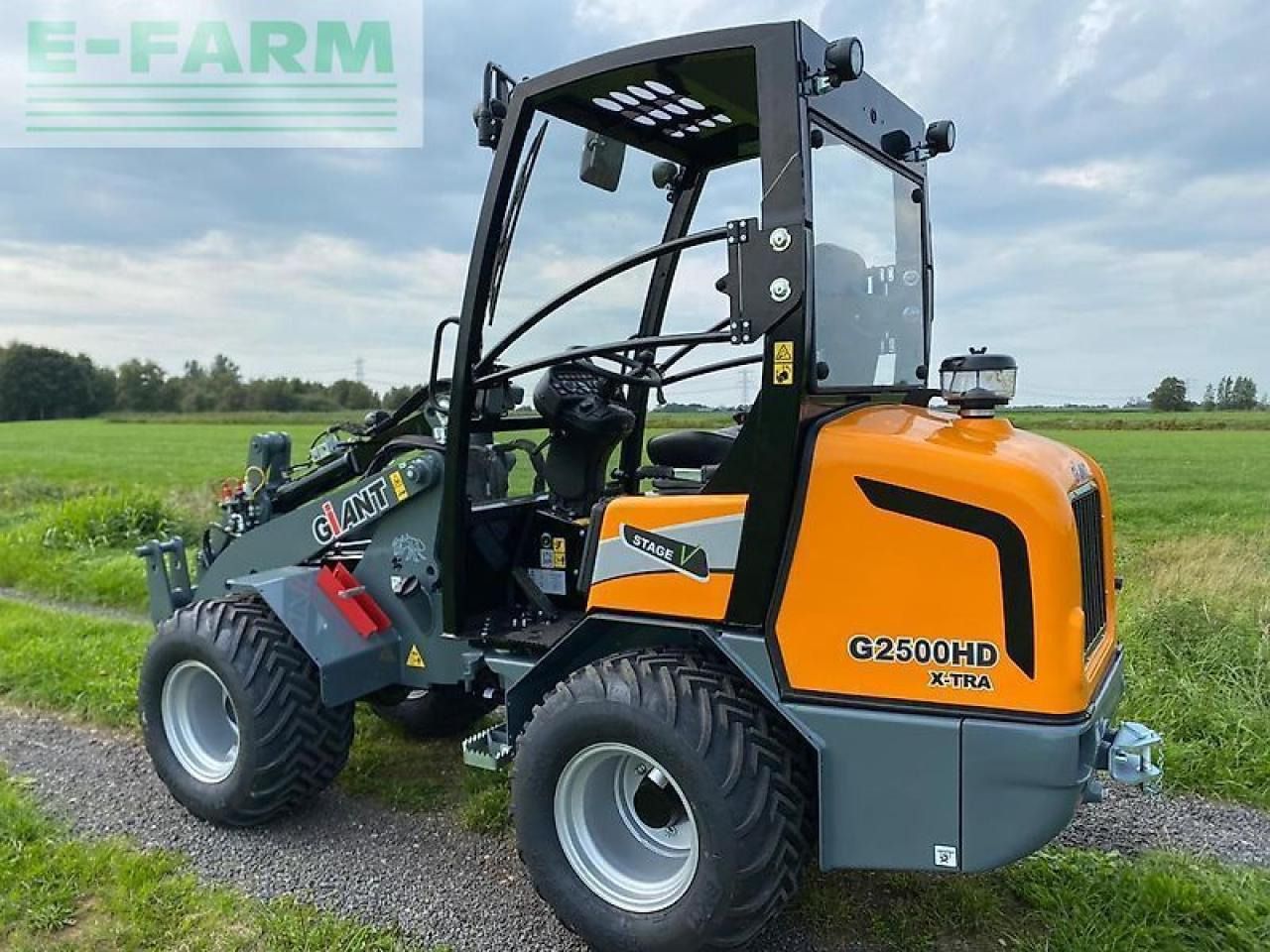 2023 Giant G2500 X-TRA HD mini excavator, rear three-quarter view 2023 Giant G2500 X-TRA HD mini excavator, rear three-quarter view
