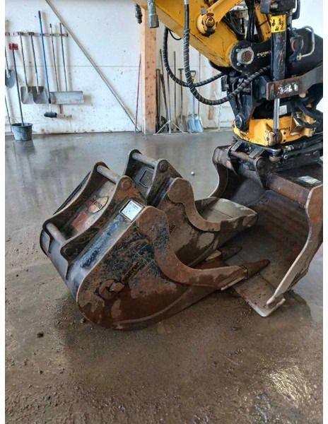 2018 Komatsu PC78US-10 mini excavator bucket attachment 2018 Komatsu PC78US-10 mini excavator bucket attachment