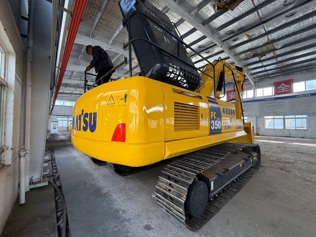 2024 Komatsu PC350 crawler excavator rear view 2024 Komatsu PC350 crawler excavator rear view