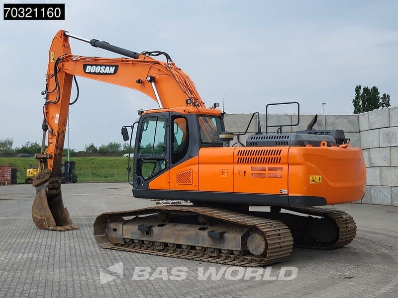 2018 Doosan DX255LC-5 crawler excavator side view