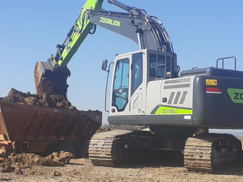 2024 Zoomlion ZE210GLC crawler excavator side view 2024 Zoomlion ZE210GLC crawler excavator side view