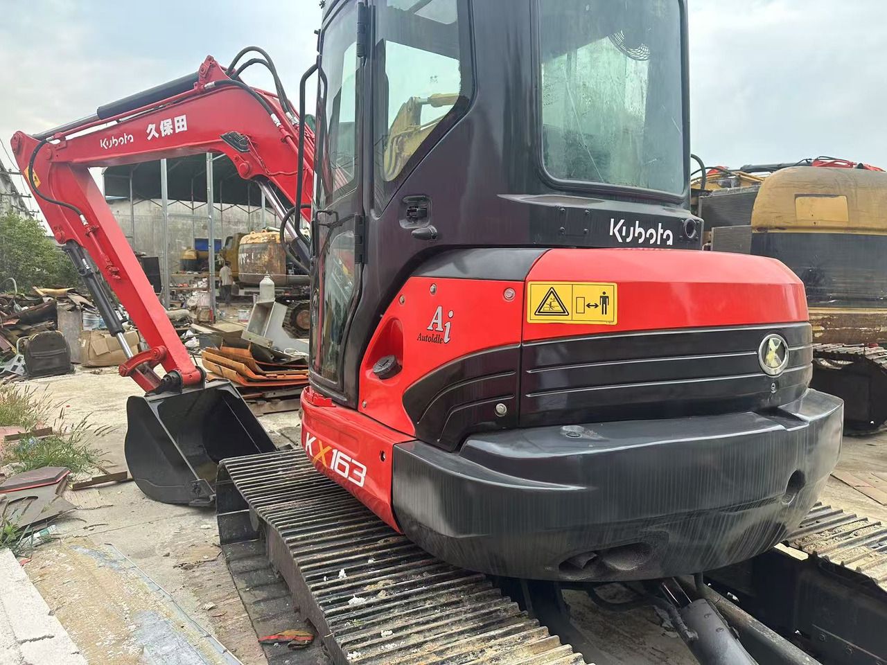 2024 Kubota KX163 mini excavator, rear three-quarter view 2024 Kubota KX163 mini excavator, rear three-quarter view