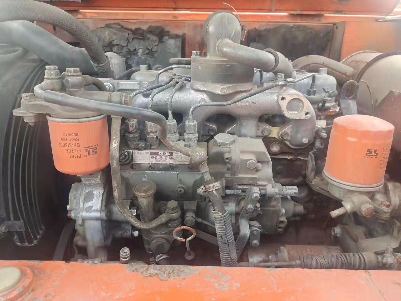 2016 Hitachi ZX70 mini excavator engine compartment view 2016 Hitachi ZX70 mini excavator engine compartment view