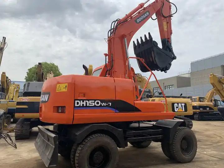2019 Doosan DH150W-7 wheel excavator, rear three-quarter view 2019 Doosan DH150W-7 wheel excavator, rear three-quarter view
