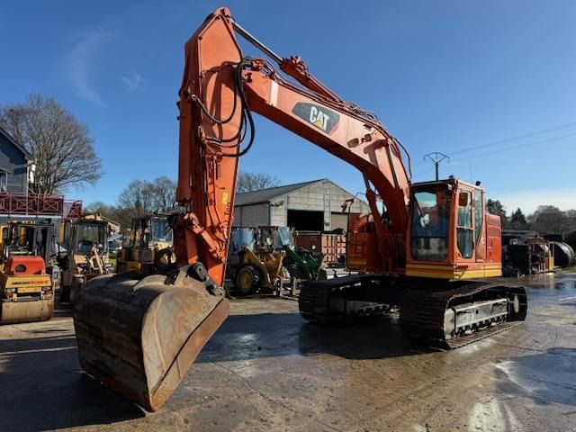 2016 Caterpillar 335FLCR crawler excavator, front three-quarter view 2016 Caterpillar 335FLCR crawler excavator, front three-quarter view