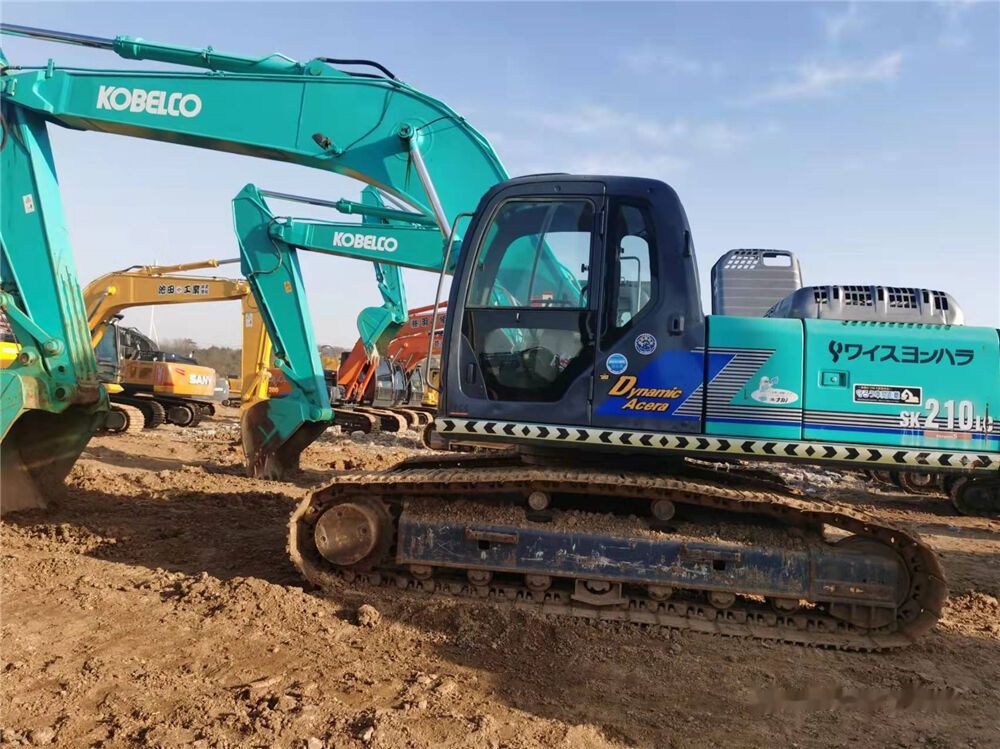2019 Kobelco SK210LC crawler excavator side view 2019 Kobelco SK210LC crawler excavator side view