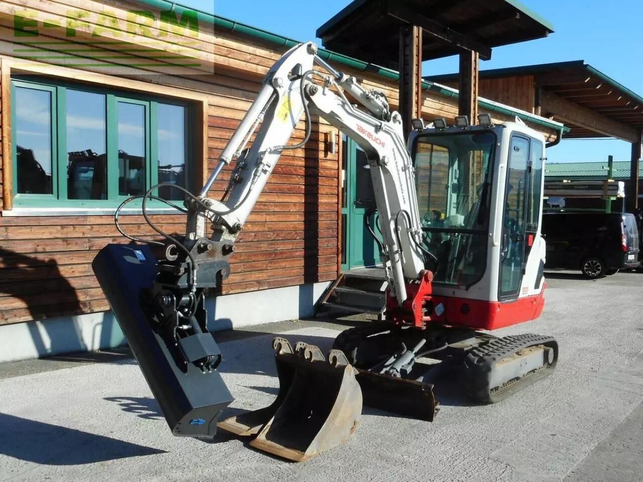 2018 Takeuchi TB225 mini excavator side view 2018 Takeuchi TB225 mini excavator side view