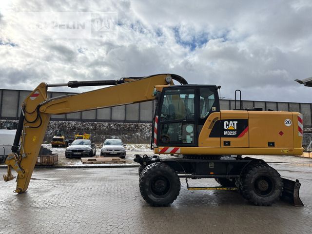 2018 Caterpillar M322F wheel excavator side view 2018 Caterpillar M322F wheel excavator side view