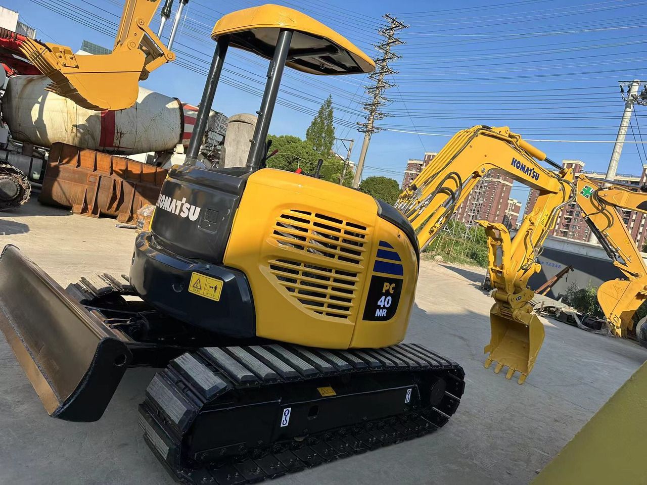 2015 Komatsu PC40MR mini excavator, rear three-quarter view 2015 Komatsu PC40MR mini excavator, rear three-quarter view
