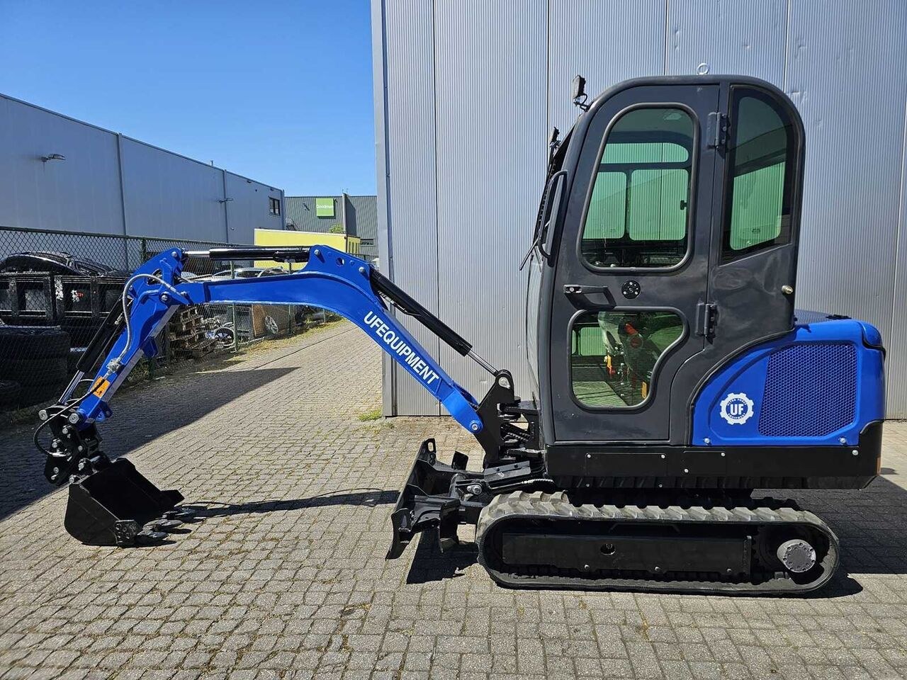 2025 Kubota NM25 mini excavator, side view