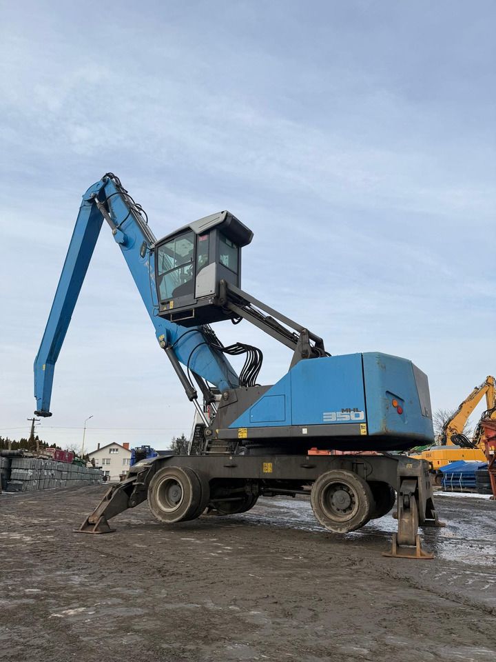 2017 Fuchs MHL350F material handler, side view