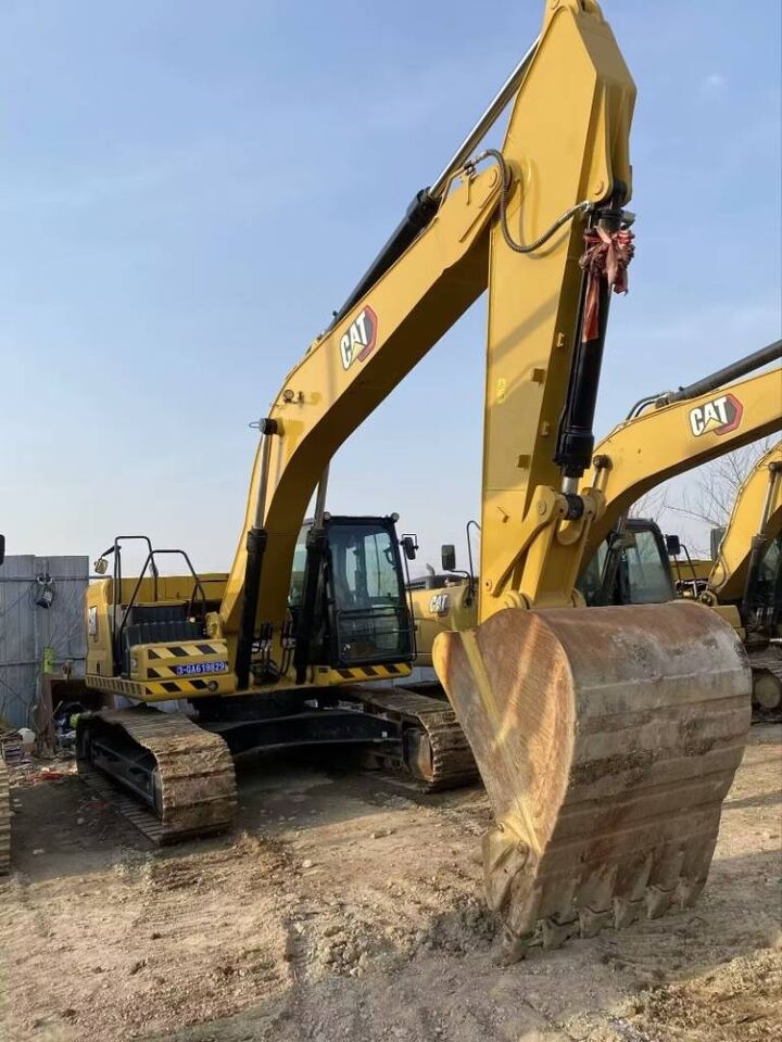 2024 Caterpillar 320GX crawler excavator, front three-quarter view 2024 Caterpillar 320GX crawler excavator, front three-quarter view