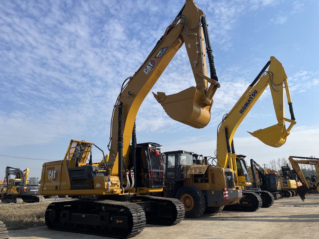 2024 Caterpillar 336GC crawler excavator, side profile view 2024 Caterpillar 336GC crawler excavator, side profile view