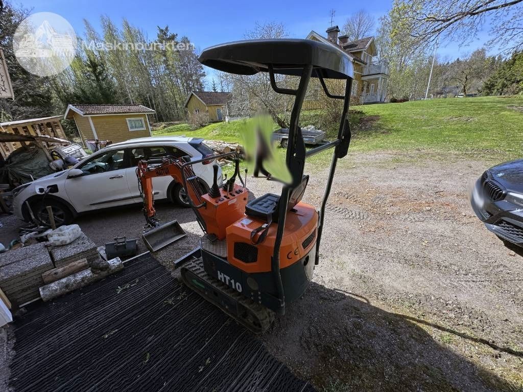 2022 Haitui HT10 mini excavator, rear three-quarter view 2022 Haitui HT10 mini excavator, rear three-quarter view
