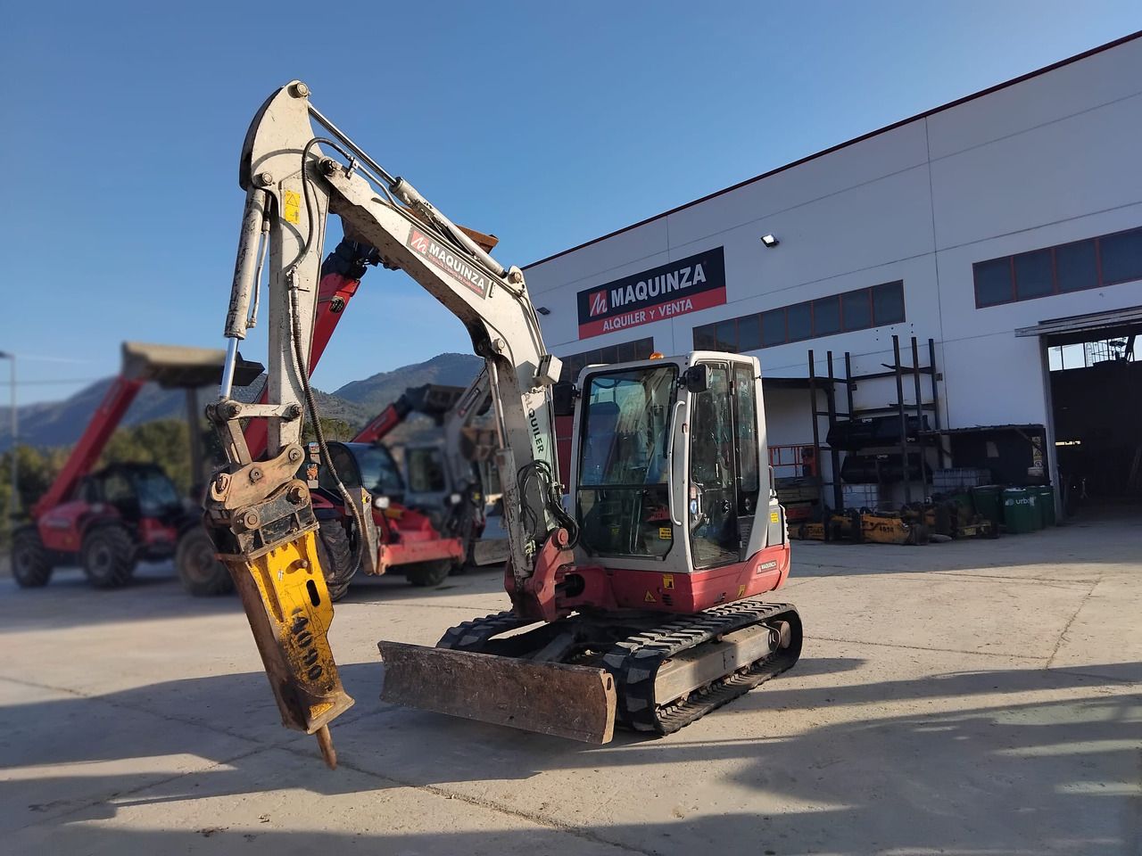 2019 Takeuchi TB250 mini excavator with hydraulic breaker attachment 2019 Takeuchi TB250 mini excavator with hydraulic breaker attachment