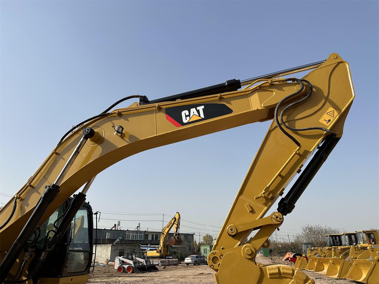 2023 Caterpillar 336D2 crawler excavator boom and arm detail 2023 Caterpillar 336D2 crawler excavator boom and arm detail