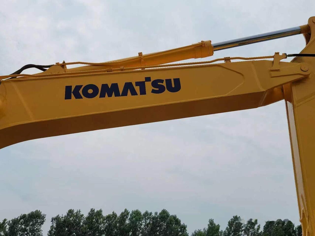 2018 Komatsu PC300-7 boom detail 2018 Komatsu PC300-7 boom detail