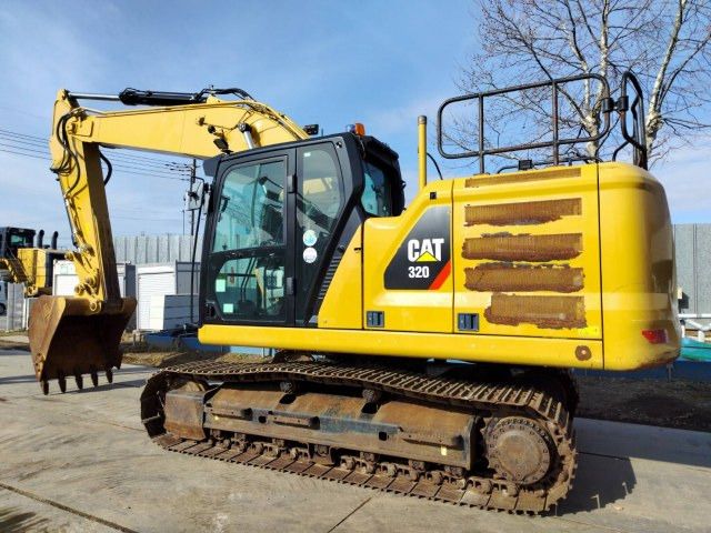 2018 Caterpillar 320 crawler excavator side view 2018 Caterpillar 320 crawler excavator side view