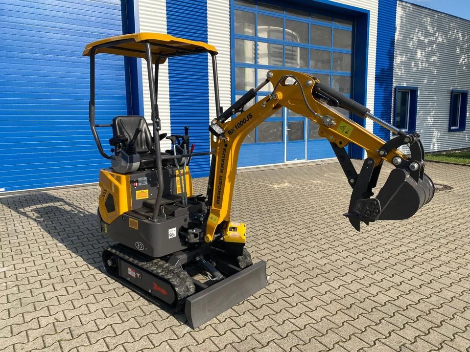 Berger Kraus BK1000JS mini excavator, side view Berger Kraus BK1000JS mini excavator, side view