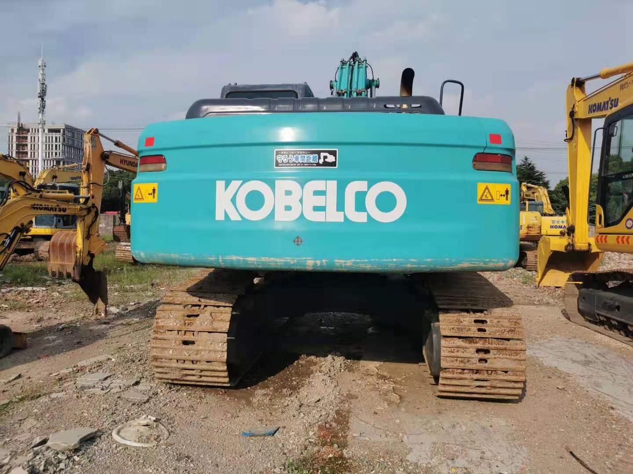 2022 Kobelco SK200-8 crawler excavator, rear view 2022 Kobelco SK200-8 crawler excavator, rear view
