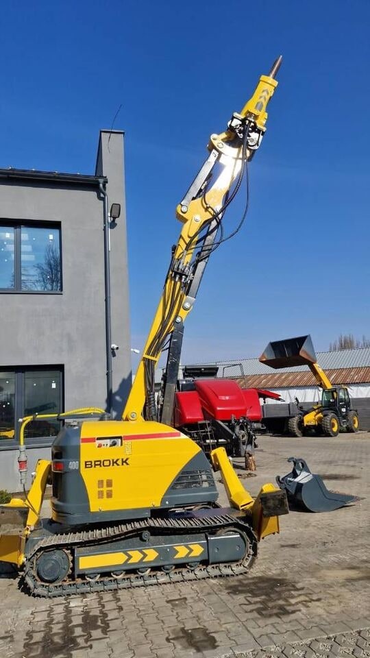 2018 Brokk 400 demolition excavator, side view 2018 Brokk 400 demolition excavator, side view