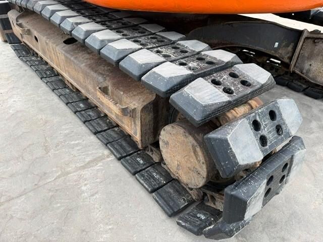 2014 Doosan DX140LCR-3 crawler excavator track detail