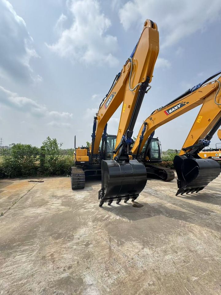 2026 Sany SY215 crawler excavator, front three-quarter view