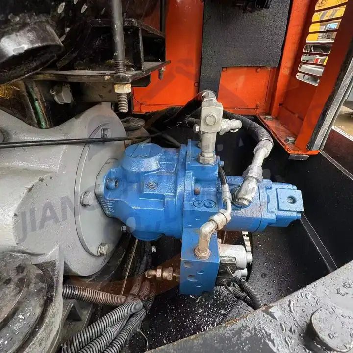 2019 Daewoo DH55-7 crawler excavator hydraulic pump detail