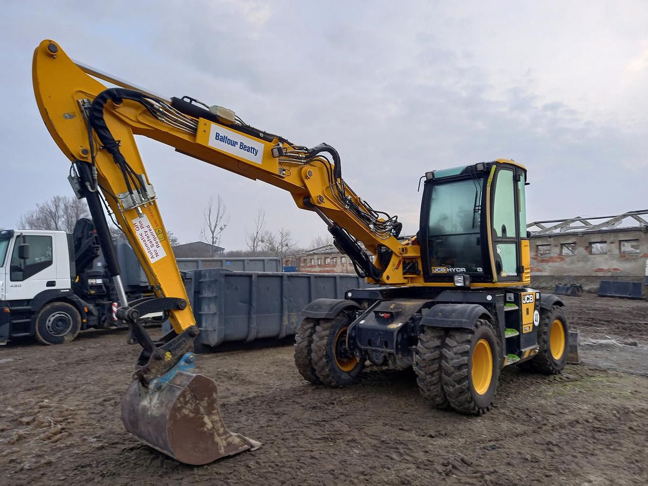 2017 JCB Hydradig wheel excavator, side profile view 2017 JCB Hydradig wheel excavator, side profile view