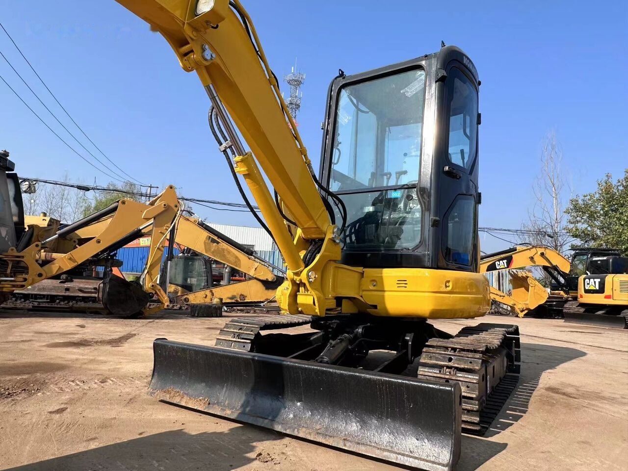 2021 Komatsu PC35 mini excavator, front three-quarter view 2021 Komatsu PC35 mini excavator, front three-quarter view